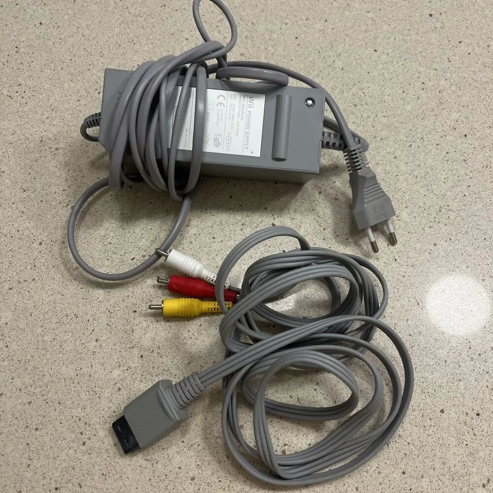 Nintendo Wii Power Supply Ac Adapter + AV Cables RVL-002 (EUR) + RVL-009